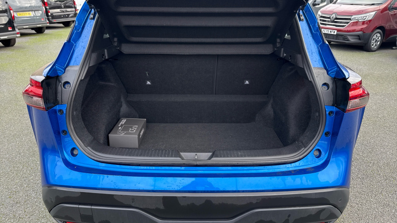 Nissan Qashqai 1.3 DiG-T MH Acenta Premium 5dr Petrol Hatchback